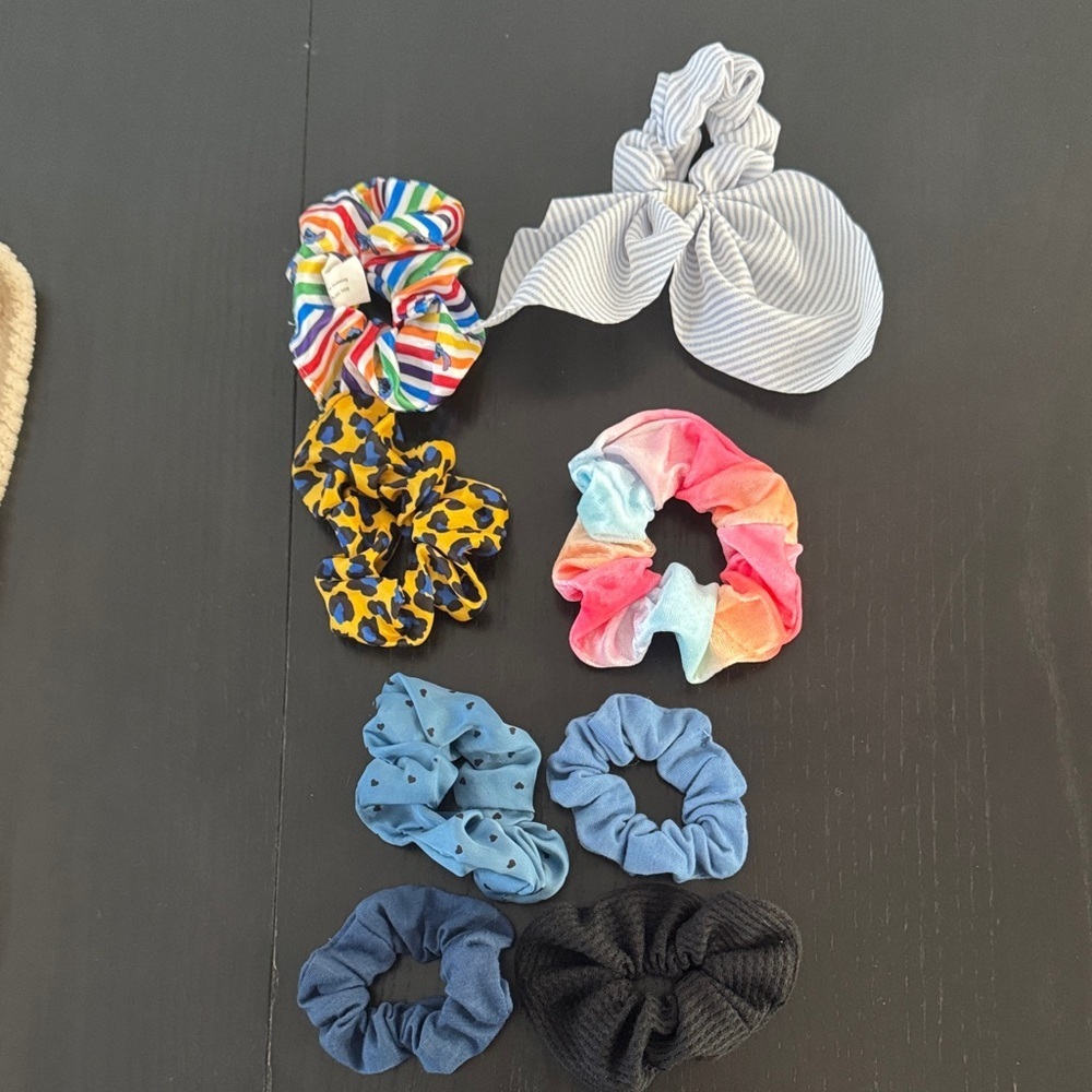 Stylish Hair Accessory Set - Picture 2 of 5
